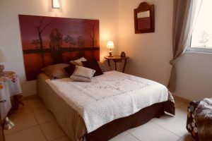 Saint-genis-laval-location-Cle-des-Artistes-chambre-fancy-a