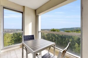 Urban-Sejour-Lyon-5-les-Hauts-de-Saint-Just-appartement-temporaire-loggia