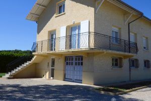 genas-location-fraternite-cote-balcon-exterieur-d