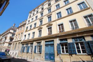 lyon-2-location-le-duplex-de-l-abbaye-immeuble