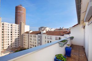 lyon-3-location-les-halles-de-lyon-moncey-terrasse-cote-chambres