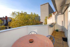 lyon-3-location-les-halles-de-lyon-moncey-terrasse-cote-sejour