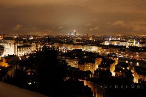 lyon-5-location-montee-chemin-neuf-studio-vue-nuit-pano