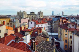 lyon-5-location-vieux-lyon-la-maison-panoramique-sejour-vue-du-jardin