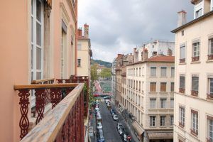 lyon-6-location-la-passerelle-du-college-vue balcon-gauche-a