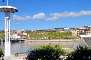 lyon-7-location-rhone-quai-claude-bernard-vue-balcon-jour-a