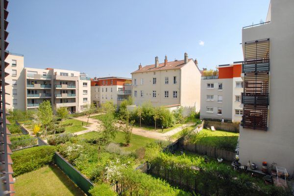 lyon-9-location-valmy-tuileries-vue-balcon-a