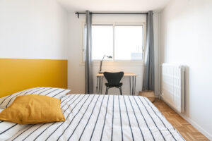 Urban-sejour-immeuble-saint-priest-centre-appartement-3-chambres-location-saisonniere-chambre-3-bureau