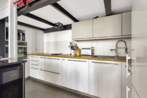 Urban-Sejour-Lyon-4-Croix-Rousse-Hopital-Belford-location-cuisine