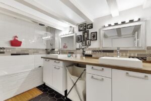 Urban-Sejour-Lyon-4-Croix-Rousse-Hopital-Belford-location-salle-deau