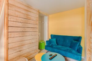 Lyon-8-Grange-blanche-hopital-studio-4-urban-sejour-location-temporaire-canape