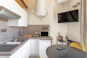 Lyon-8-Grange-Blanche-Hopital-studio-9-urban-sejour-location-temporaire-cuisine